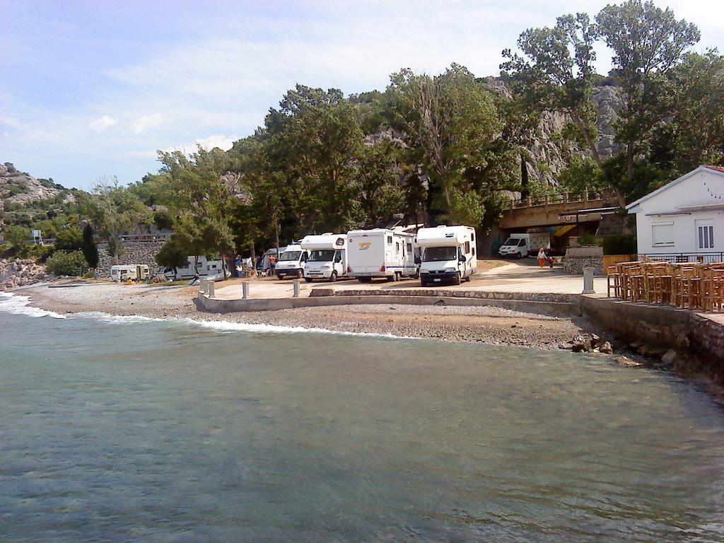 Camping Raca สเวติยูไร ภายนอก รูปภาพ